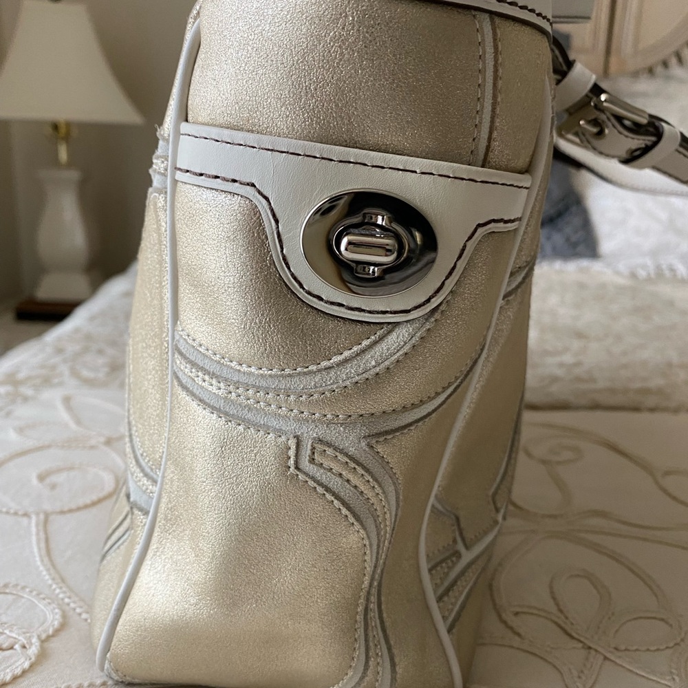 Coach”Limited Edition “ Signature Handbag - Picture 5 of 8
